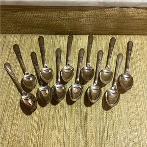 Set of 12 Wm.Rogers Memory-Hiawatha 1937  Silverplate  Spoon Set